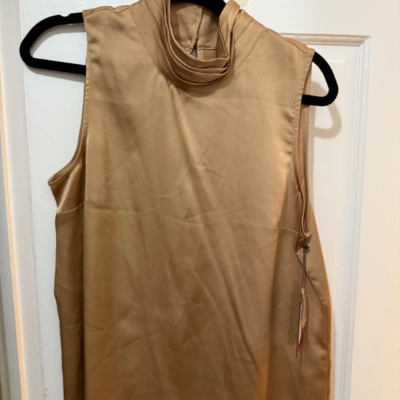 Vince Camuto Sleeveless Mock Neck Hammer Satin Blouse NEW WITH TAGS - Picture 4 of 5